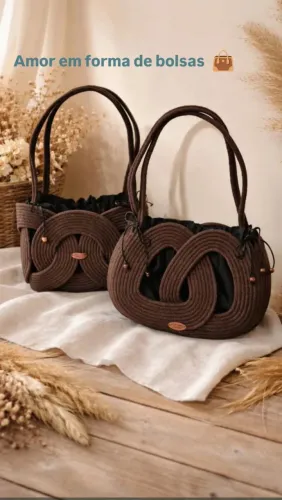 Bolsas artesanais , cestaria