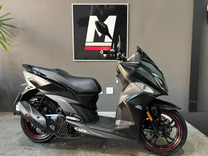 DAFRA CRUISYM 150 CBS 4.000km - Único dono - Baixa km - Revisões em dia