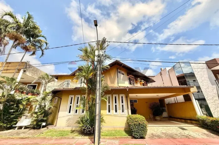 CASA À VENDA CONDOMÍNIO CIDADE JARDIM I - Parque Verde