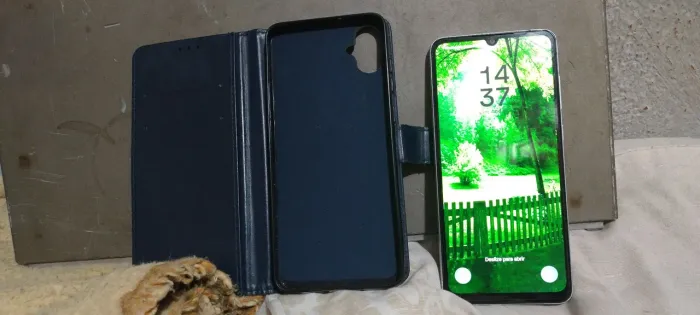 Celular Samsung a05 usado veja fotos