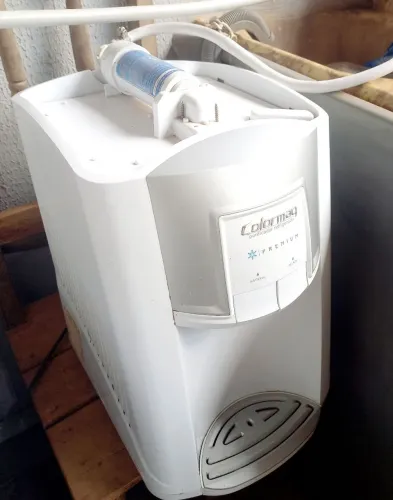 Vendo barato Purificador de Água Colormaq Premium - Água Gelada e Pura