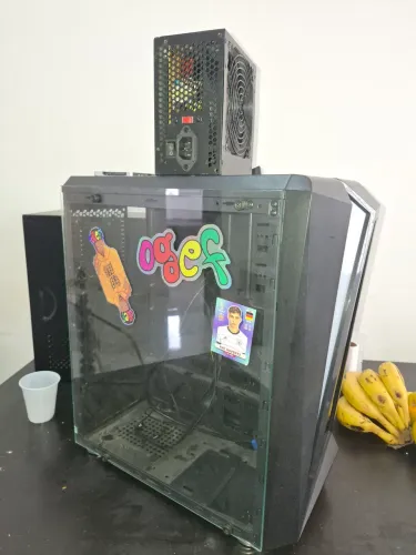 Gabinete gamer mid tower + ssd 240 + fonte 500w