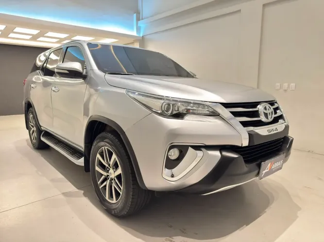 Toyota Hilux SW4 SRX 4X4 2.8 TDI 16V Dies. Aut. 2017
