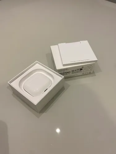 Air Pods 4 - Com Cancelamento ativo de ruído