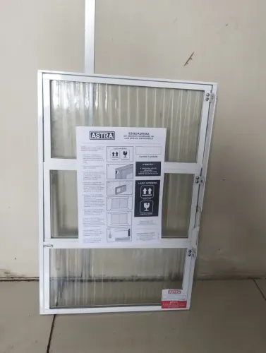 Basculante 60x40 Branco Novo