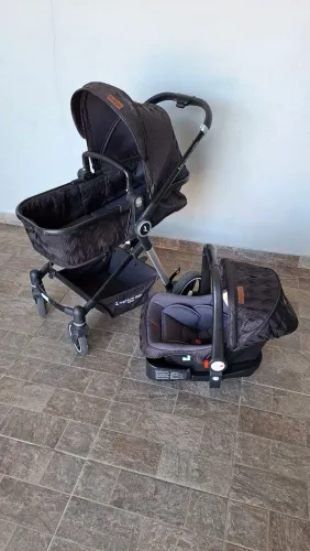Carrinho Moisés Premium Baby Aston + Bebê Conforto e Base para Carro