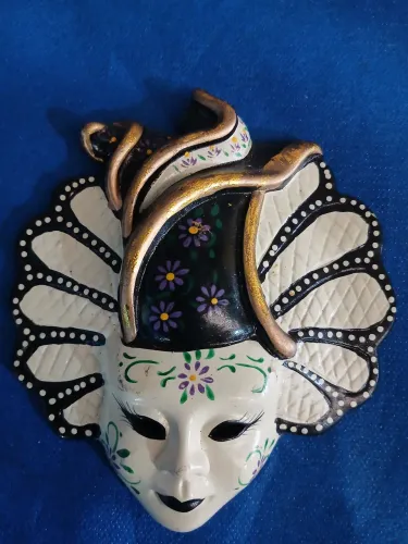 Mascara Veneziana