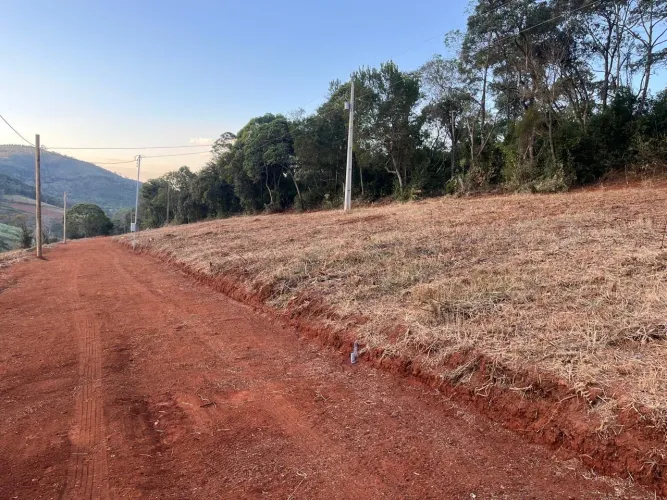 CHÁCARA DE 1.000m² EM RIO MANSO MG COM ÁGUA E LUZ