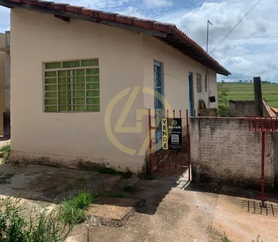 Casa à venda com amplo terreno para ampliação na Vila Mazzei