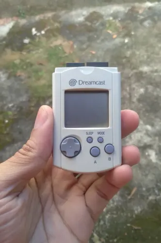 VMU dreamcast branco funcionando. 