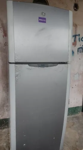 Vendo geladeira Frost Free duplex funcionando perfeitamente