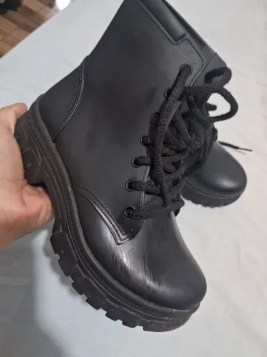 Bota infantil (usada)