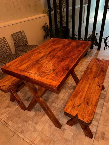 conjunto de mesa e dois bancos rustico