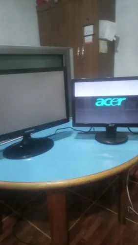 1 TV e 1 monitor com defeitos para concerto ou retirar peças