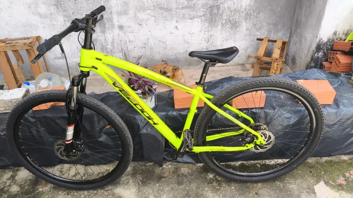 Valor 1250 bike em ótimo estado pronta para uso pneus estão bons de freio ok tudo funciona
