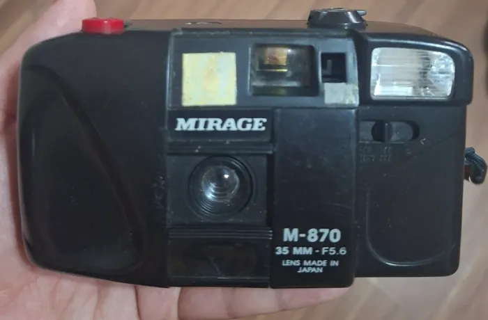 Câmera fotográfica antiga Mirage M-870