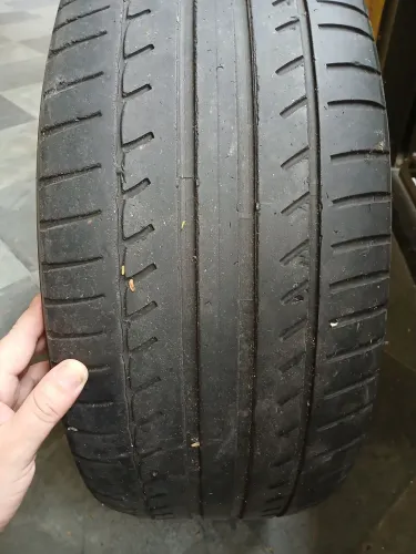 Pneu aro 225/45/17