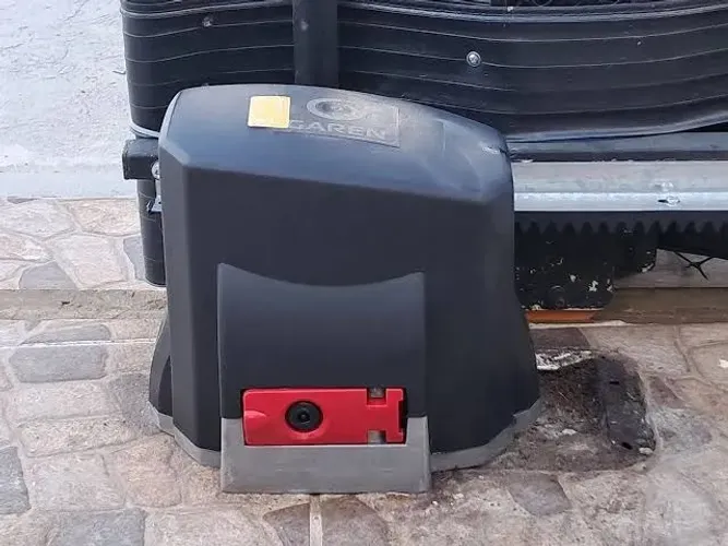 Motor para portão de garagem residencial