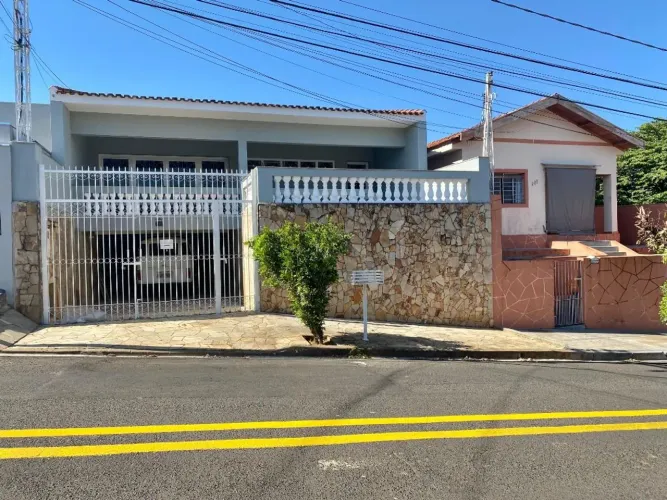 Sobrado à venda, 4 quartos, 1 suíte, 2 vagas, Betel - Marília/SP