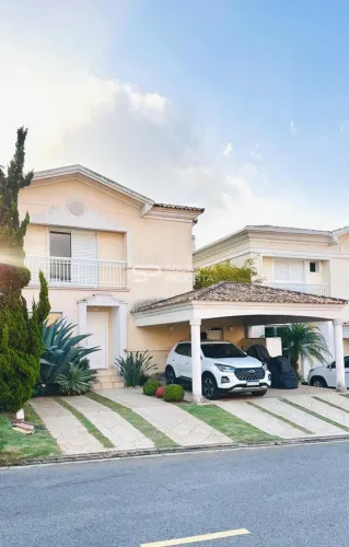 Casa à venda com 230m² privativos e planta muito bem distribuída