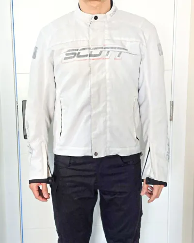 Jaqueta (Scott) branca e calça para motoqueiro preta
