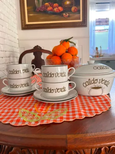 Jogo de Caldo Verde em Porcelana Vintage