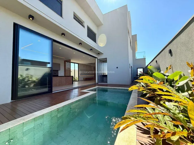 Casa à Venda no Condomínio Damha 3 em Uberaba com 5 suítes próximo a área de lazer