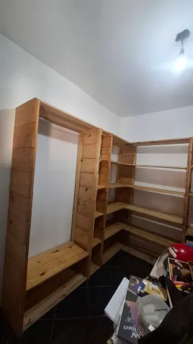 Guarda roupas Pallet