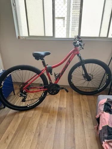Bicicleta First