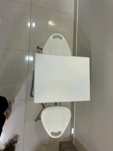 MESA INFANTIL COM 2 BANQUINHOS DOBRÁVEIS