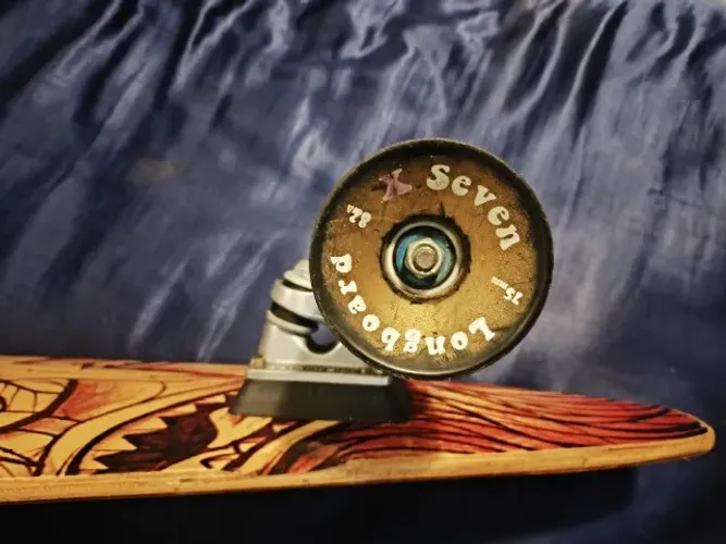 Longboard com truckr simulador de surf
