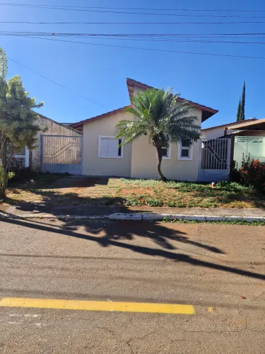Aluga-se Casa Condomínio Imperial Trindade G060