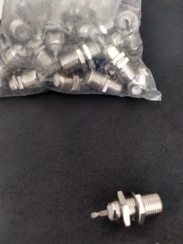 conector f fémea p/ painel ( 40 pçs)