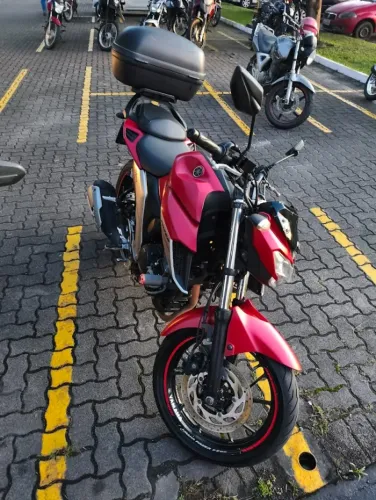 Yamaha Fazer FZ25 250cc 2019 Vermelha Com Baú