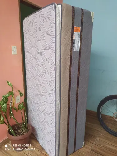 Vende- se Cama Box solteiro Meron Turim