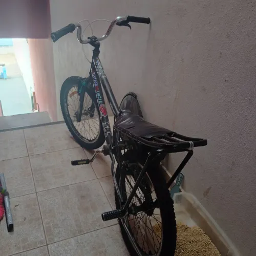 Vende-se bicicleta montadinha apenas 450 em ótimo estado 