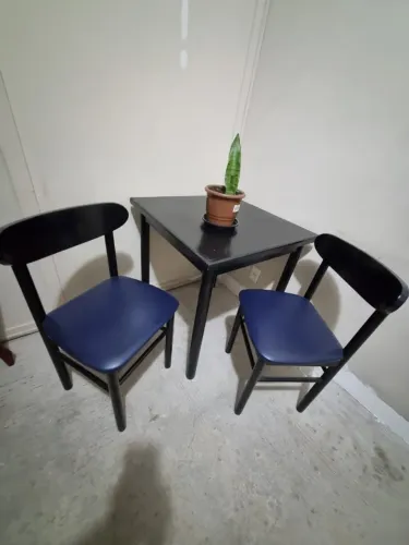 Jogo de Mesa com 2 cadeiras