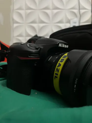 NIKON D7500 com lente 17-70 sigma f2.8