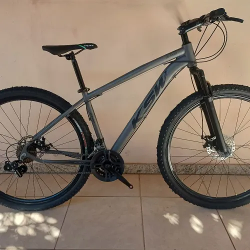 Bicicleta aro 29 NOVA 21 marchas c suspensão tam. M
