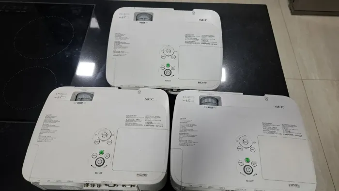 VENDO LOTE ( 3 ) PROJETORES NEC M350X