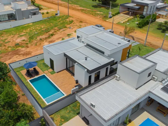 Casa à venda Ninho Verde 2 - Pardinho SP Alto padrão, completa, 3 dorm sendo 2 suítes.NOVA