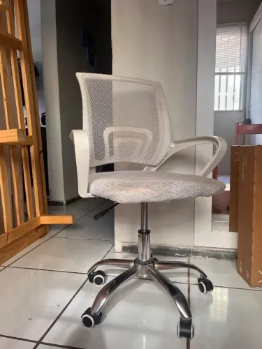 Cadeira de escritório ergonômica branca de rodinhas