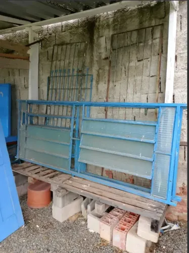 Janela vidraça de parede