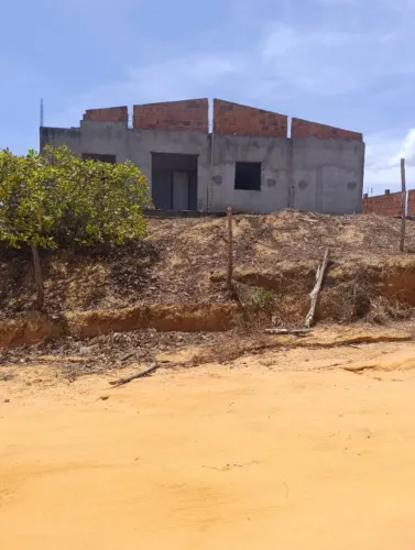 CASA SEMI CONSTRUÍDA EM PEDRAS ALTAS