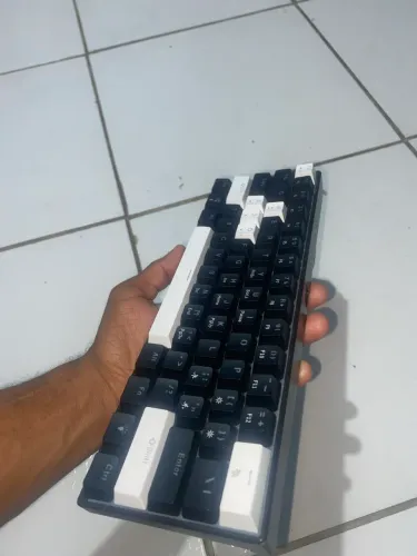 Teclado mecânico Tk61