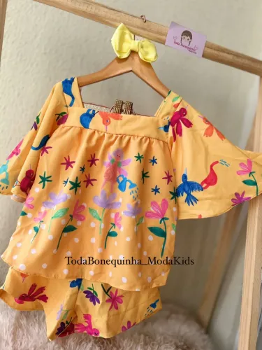 Roupa para menina colorida