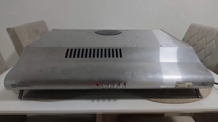 Depurador de ar parede Electrolux 60cm inox com filtro lavável e máscara captadora de ar.