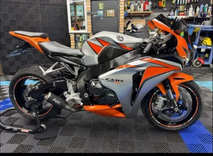 Honda CBR 1000 RR Fire Blade 2010