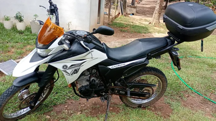 Vendo. Lander  ano 2019 modelo 2020