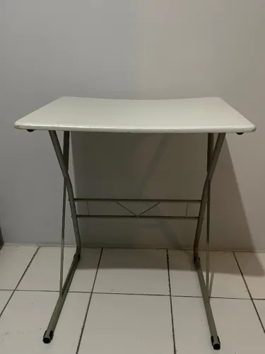 Mesa / escrivaninha / escritório / estudos